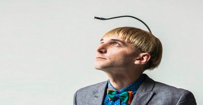 Educare alla normalità: il caso di Neil Harbisson